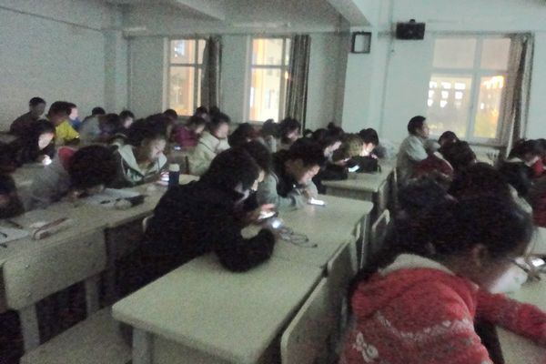 精神卫生学院开展颂经典倡美德活动