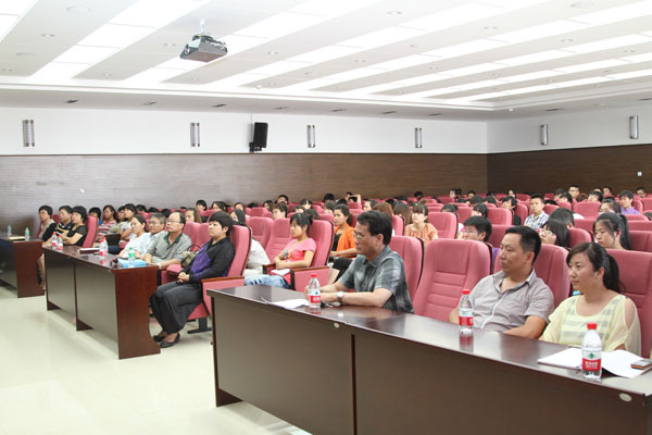 哈医大杨艳杰教授为我院师生作心理危机干预学术报告